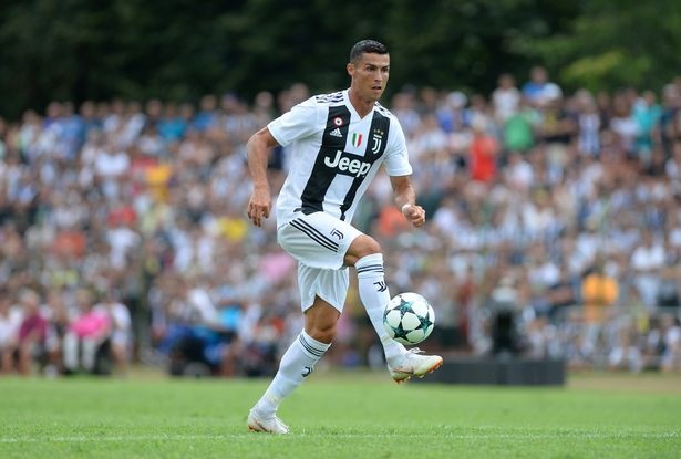 C.Ronaldo chỉ mất 8 phút để ghi bàn đầu tiên cho Juventus - 7
Anh ngay lập tức đã chứng minh được giá trị của mình
