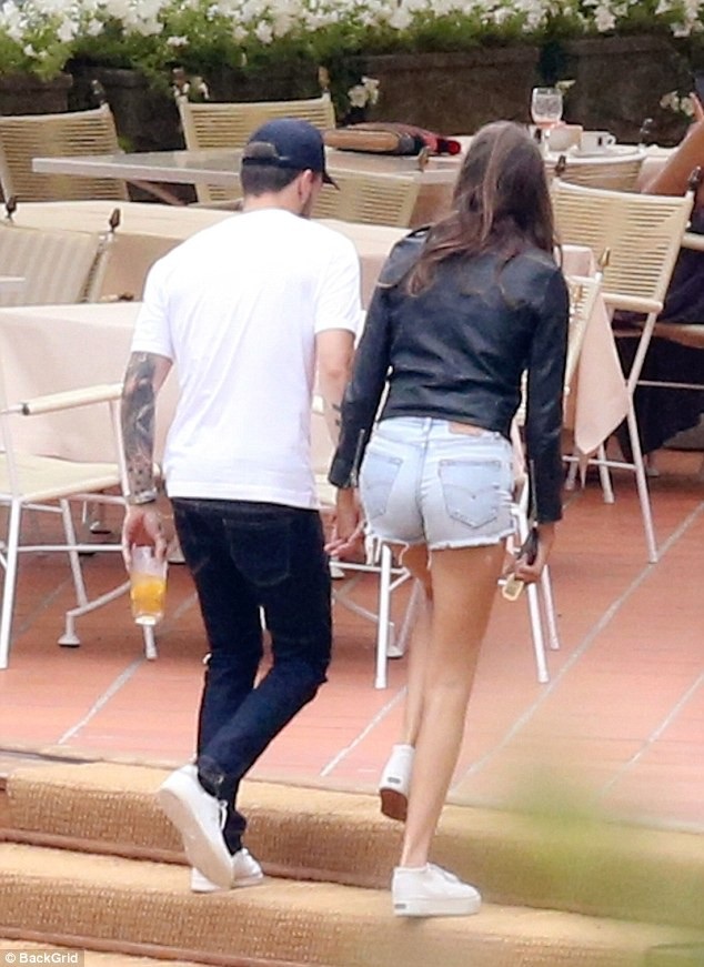 Liam Payne có bạn gái mới - 4
Cặp đôi chỉ mới hẹn hò 1 thời gian ngắn. Liam mới chia tay bạn gái hơn 11 tuổi Cheryl được 6 tuần