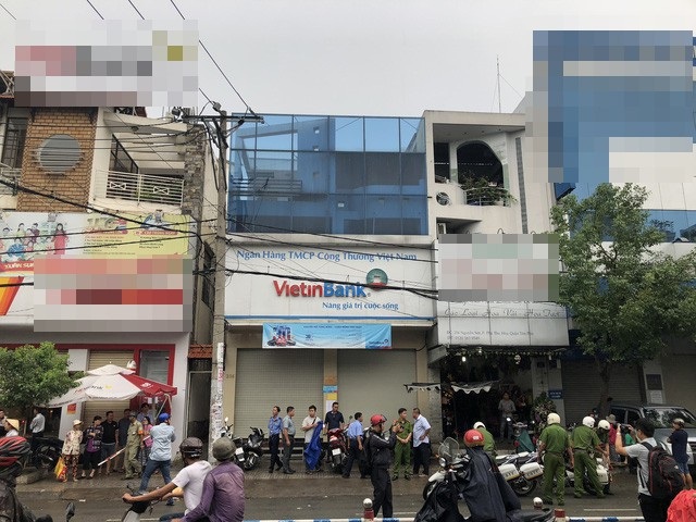 Vụ xông vào ngân hàng dí dao, cướp tiền: Nghi can dương tính ma tuý - 1 Ngân hàng xảy ra vụ cướp