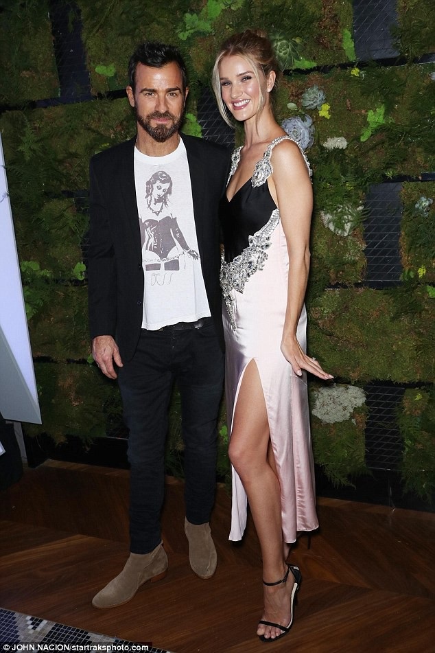 
Rosie bên nam diễn viên Justin Theroux
