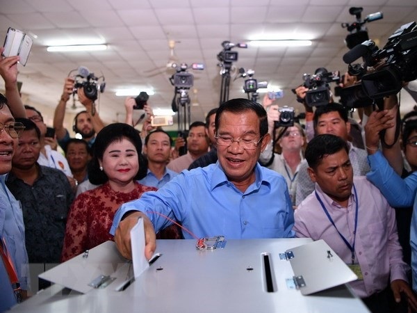 Đảng của ông Hun Sen thắng tuyệt đối trong bầu cử quốc hội Campuchia - 1
Thủ tướng Campuchia Hun Sen (Ảnh: Reuters)