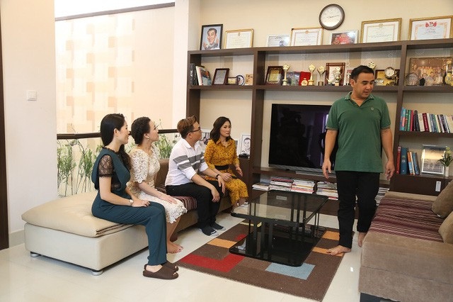 Ở nhà triệu đô, đi xe bạc tỷ nhưng Quyền Linh vẫn giữ thói quen khó ngờ - 6 Ở nhà triệu đô, đi xe bạc tỷ nhưng Quyền Linh vẫn giữ thói quen khó ngờ - 6