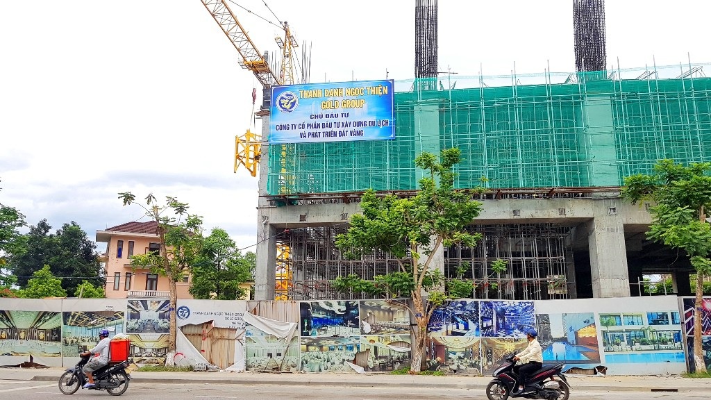 Hàng loạt nhà dân quanh dự án xây dựng cao cấp bị lún, nứt kinh hoàng! - Ảnh 20. Hàng loạt nhà dân quanh dự án xây dựng cao cấp bị lún, nứt kinh hoàng! - Ảnh 20.