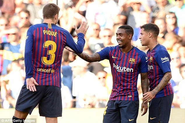 Messi ghi bàn, Barcelona hạ Boca Juniors để giành Joan Gamper Cup - 3
Thắng 3-0 trước Boca Juniors, Barcelona lần thứ 41 trong lịch sử và thứ 6 liên tiếp giữ cúp Joan Gamper ở lại với sân nhà Nou Camp