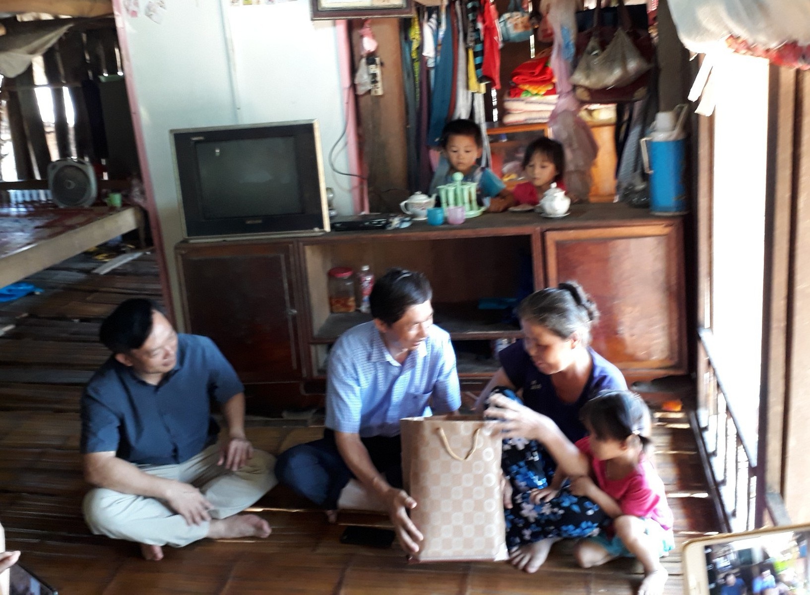 Người nhiễm HIV đầu tiên của Việt Nam vẫn sống khỏe mạnh gần 30 năm - Ảnh 1. Người nhiễm HIV đầu tiên của Việt Nam vẫn sống khỏe mạnh gần 30 năm - Ảnh 1.