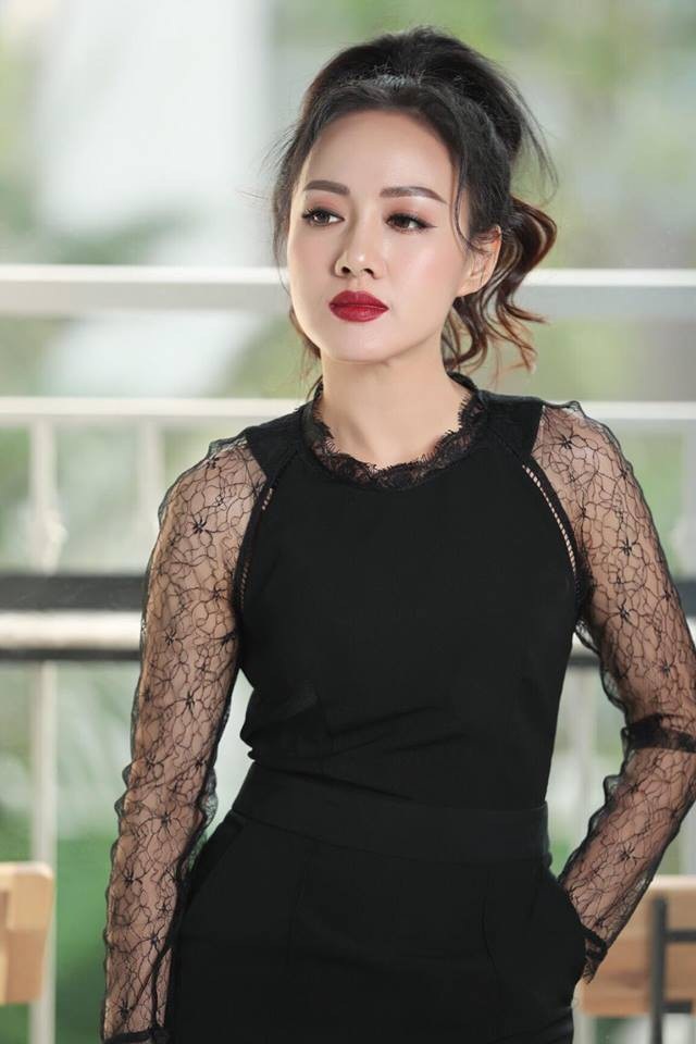 Đời thực trẻ trung nhí nhảnh của MC thời sự 19h Hoài Anh - 4 Đời thực trẻ trung nhí nhảnh của MC thời sự 19h Hoài Anh - 4