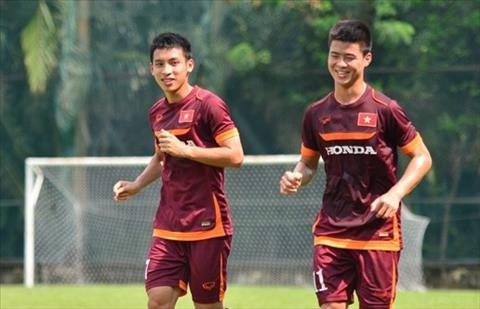 Những cầu thủ Olympic Việt Nam từng đối đầu U22 Nhật Bản năm 2015 - 5
Đỗ Hùng Dũng (trái)