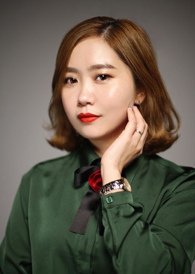 CEO Đỗ Phương Anh hợp tác với Đại Học Nữ WuangJu - 1 Chân dung nữ doanh nhân xinh đẹp Đỗ Phương Anh – Người có đóng góp nhiều cho sự phát triển của ngành làm đẹp Việt Nam.