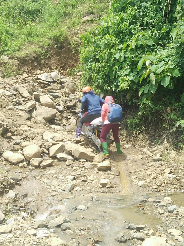 Những hình ảnh "rớt nước mắt" của giáo viên đi gieo chữ vùng cao - 1 Những hình ảnh "rớt nước mắt" của giáo viên đi gieo chữ vùng cao - 1