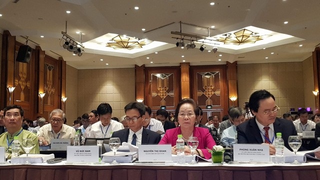 Đại học cần mạnh dạn, cởi bỏ rập khuôn để tự chủ - 1
Hội thảo có sự tham gia của khoảng 200 đại biểu là lãnh đạo, nguyên lãnh đạo Đảng, Nhà nước; các vị đại biểu quốc hội, đại diện các đoànn ngoại giao, các tổ chức quốc tế, các chuyên gia, nhà khoa học, nhà giáo, doanh nhân...
