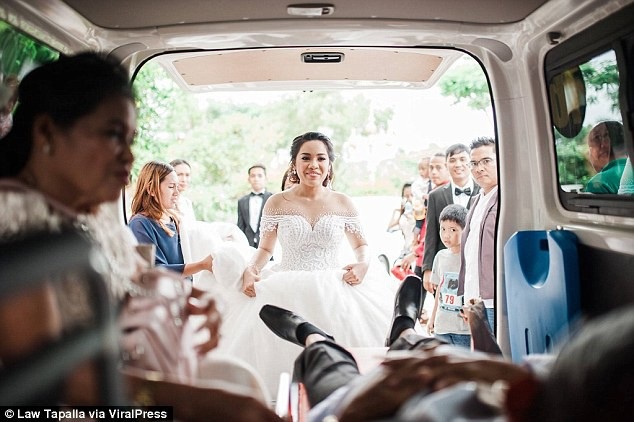 Người cha hấp hối thực hiện mong ước cuối cùng trong ngày cưới của con - 2 Người cha hấp hối thực hiện mong ước cuối cùng trong ngày cưới của con - 2