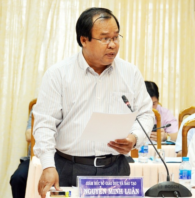 Cà Mau: Hàng nghìn học sinh không vào lớp 6, lớp 10 thì đi đâu? - 1 Giám đốc Sở Giáo dục Cà Mau, ông Nguyễn Minh Luân báo cáo tình hình rà soát học sinh năm học 2018-2019.
