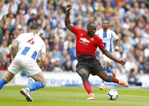 Brighton 3-2 MU: Thất bại ê chề - 7
Lukaku lỡ cơ hội ghi bàn mở tỉ số sớm