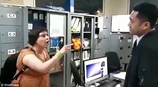 Cô rất tức giận khi biết phải trả mức phạt lên tới hơn 90 triệu đồng vì visa quá hạn