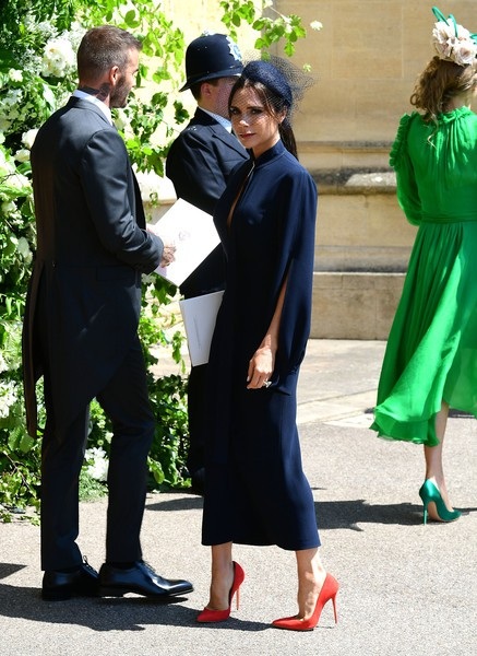 Victoria Beckham bất ngờ mặc gợi cảm ra phố - 6
Victoria Beckham vốn chỉ mặc các mẫu thời trang do chính mình thiết kế nhưng một cách lăng xê hiệu quả