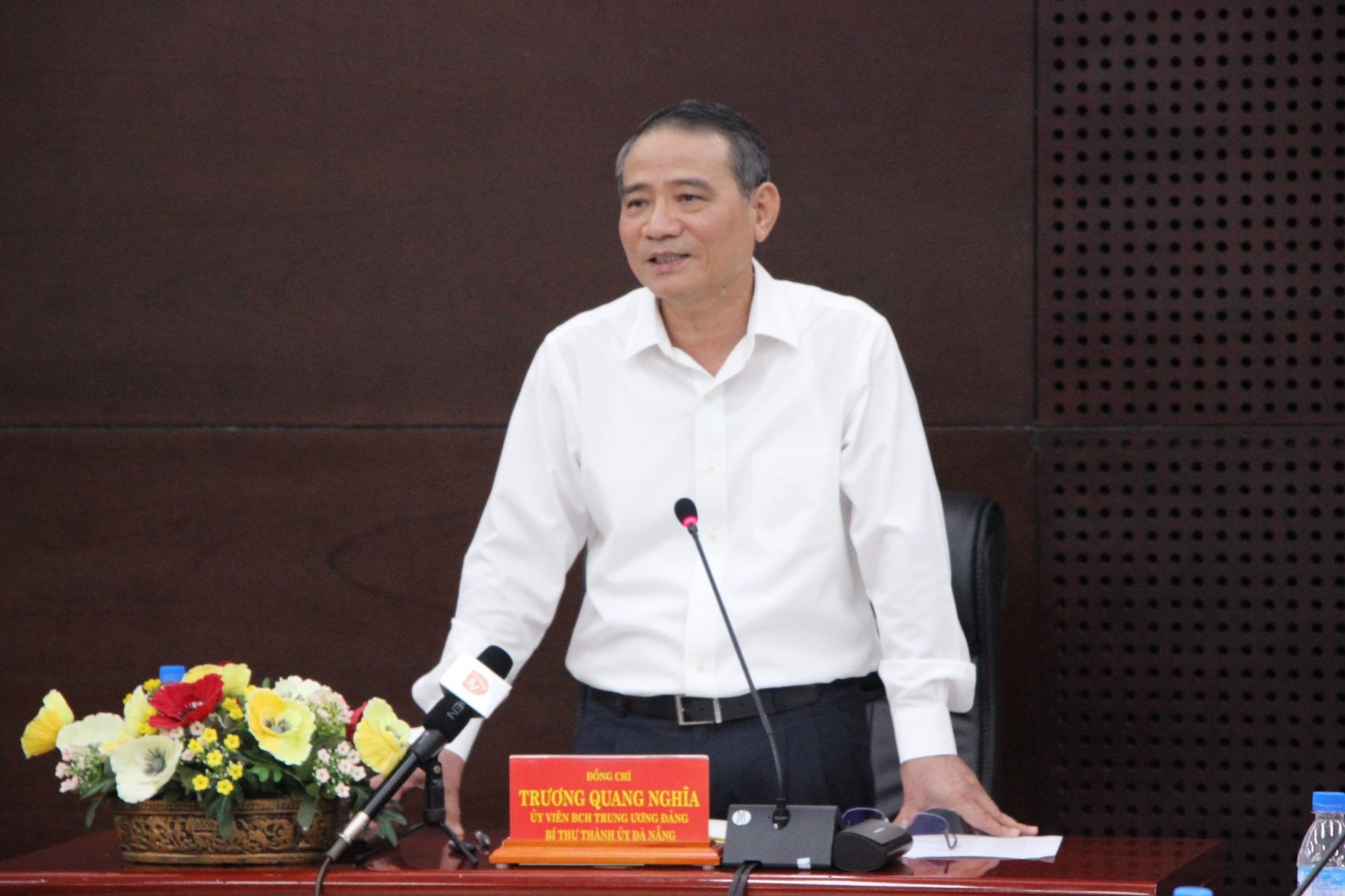 Bí thư Đà Nẵng: “Sổ đỏ thì phải công khai, việc gì sợ tên ông này ông kia” - 1 Bí thư Thành uỷ Đà Nẵng Trương Quang Nghĩa phát biểu tại buổi làm việc với Sở Thông tin và Truyền thông ngày 2/8