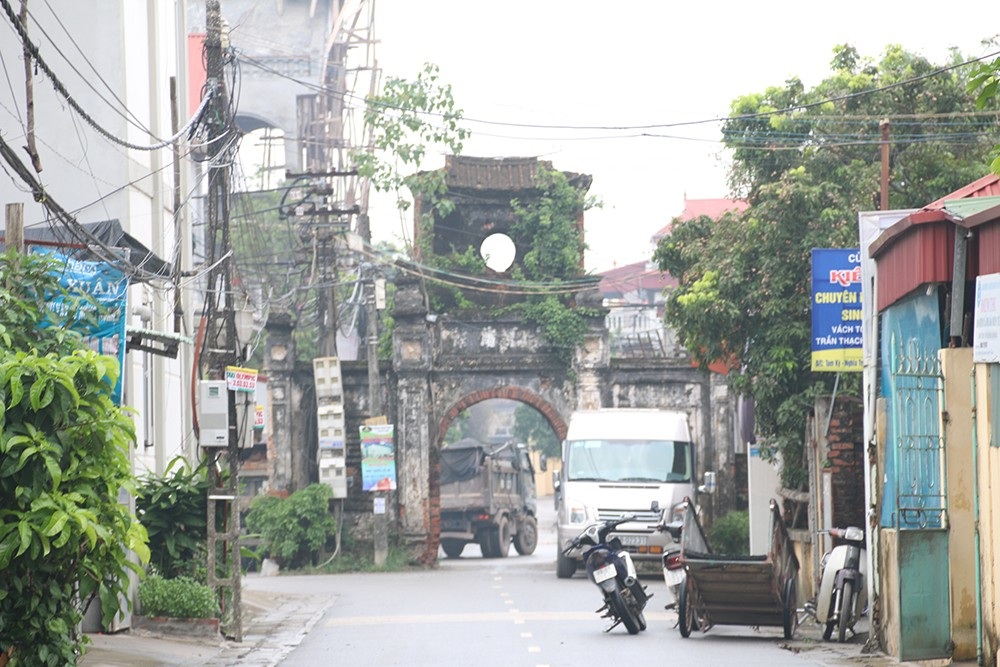 Chuyện kỳ lạ về hai giếng cổ nghìn năm không cạn nước ở Hưng Yên - 1 Cách Hà Nội không xa, làng Xuân Cầu vẫn giữ được nét cổ kính nhờ những công trình kiến trúc cổ