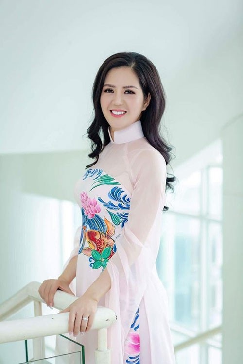 “Nữ hoàng phòng trà” Đinh Hiền Anh và lần “nên duyên” khó tin cùng Đỗ Bảo - 1 Ca sĩ Đinh Hiền Anh.