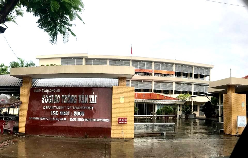 Ban quản lý Dự án công trình giao thông để thất thoát gần 7 tỷ đồng - 2 Chủ tịch UBND tỉnh Long An kiến nghị Ủy ban Kiểm tra Tỉnh ủy xử lý hành vi sai phạm của Giám đốc, Phó Giám đốc Sở GTVT thời kỳ 2007 - 2012.
