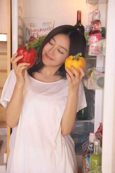 Nhan sắc như thiếu nữ đôi mươi của “Phú sát hoàng hậu” Tần Lam - 7
Tần Lam thổ lộ, ước mơ lớn nhất trong cuộc đời của cô là được công nhận là một diễn viên thực thụ, và khả năng diễn xuất được khán giả thừa nhận. Và theo thời gian, Tần Lam đã làm được điều đó. Khán giả không chỉ ghi nhận cô là một diễn viên xinh đẹp mà còn thực sự có tài.