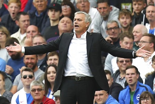 Mourinho mắc sai lầm khi để Pobga đeo băng đội trưởng MU - 2 
Mourinho không sáng suốt khi để Pogba làm đội trưởng