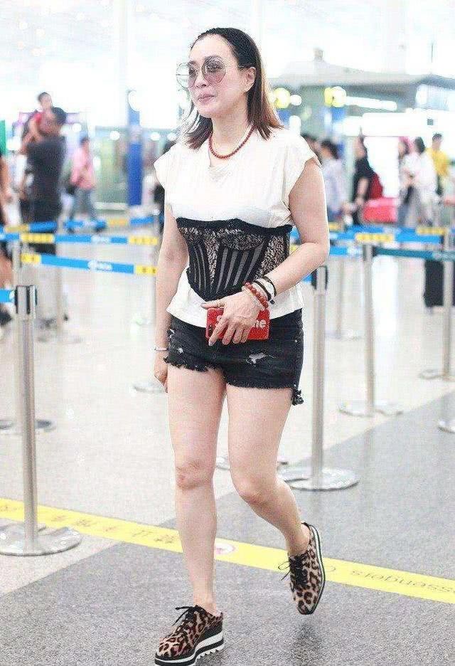 48 tuổi, Chung Lệ Đề mang thai với “ông xã” kém 12 tuổi? - 5