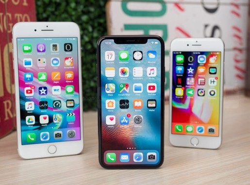 Smartphone nào có tốc độ sạc pin nhanh nhất hiện nay? - 1 Dù được trang bị công nghệ sạc nhanh và thỏi pin không quá lớn nhưng tốc độ sạc của bộ 3 iPhone 8/8 Plus và X khiến nhiều người thất vọng