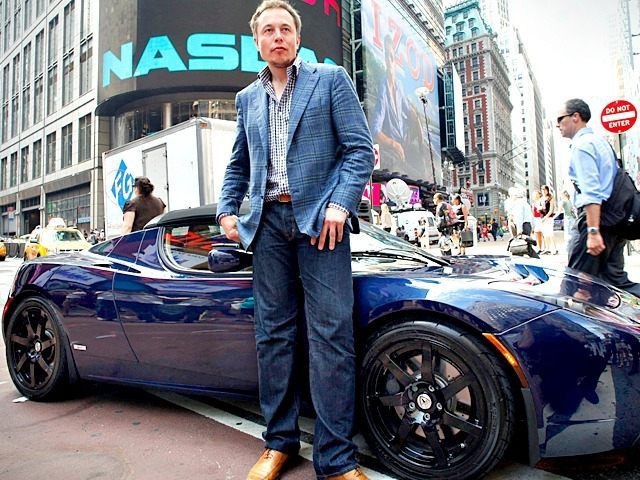 Những chiếc xe "xoàng xĩnh" đến khó tin của người nổi tiếng - 4