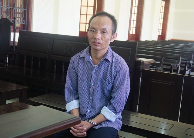 Vì 50 triệu đồng, gã đàn ông buôn ma túy quyết đưa vợ vào tù - 1 Bị cáo Và Tồng Cu tại phiên tòa