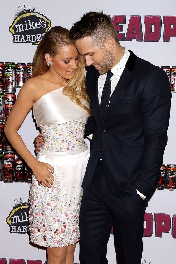Nữ tỷ phú Hollywood giải thích việc giữ kín chuyện “bầu bí” - 6 Vợ chồng nữ diễn viên Blake Lively và nam diễn viên Ryan Reynolds
