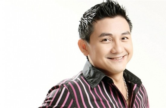 Hari Won, MC Hạnh Phúc VTV và loạt sao vượt qua “án tử” ung thư thế nào? - 7 Từ khi khỏi bệnh, Anh Vũ rất chăm chỉ tham gia chương trình từ thiện giúp các bệnh nhân ung thư.