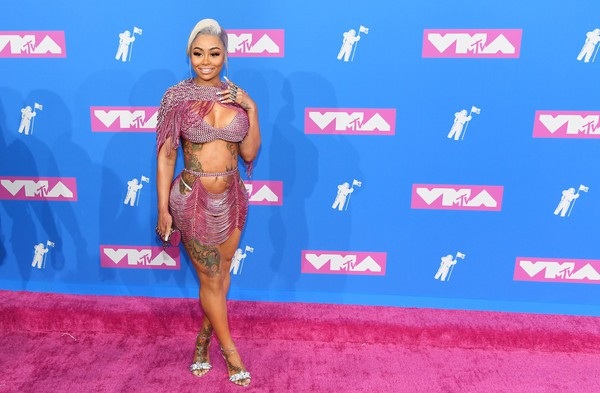 Sốc với trang phục của 2 vũ nữ thoát y - 4 
Blac Chyna đã là bà mẹ 2 con nhưng vẫn không ngại mặc sexy