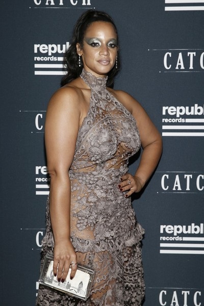 Dàn người đẹp quyến rũ với váy hở bạo - 7