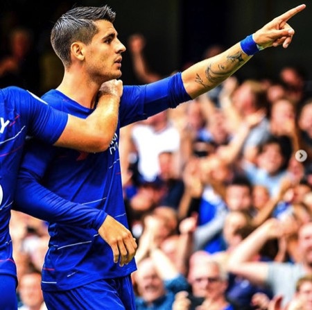 Bà xã xinh đẹp là nguồn sức mạnh giúp Morata “nổ súng” trở lại? - 1 Morata hào hứng khoe hình xăm mới