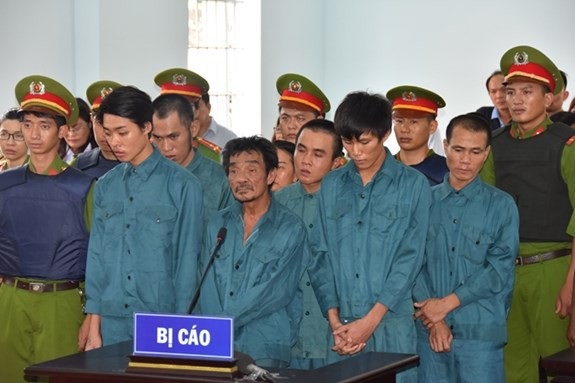 Chiêu trò kêu gọi "tổng biểu tình" - đừng kéo mây đen về giữa trời quang! - 2
Xét xử 7 đối tượng kích động gây rối tại UBND tỉnh Bình Thuận. Ảnh minh họa. Nguồn: cand.com.vn