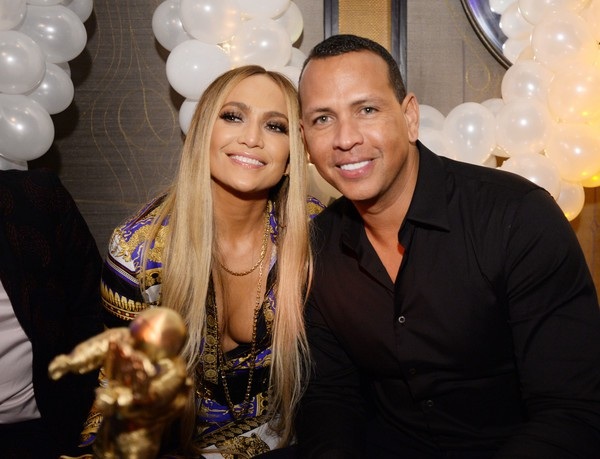 Bạn trai chăm chút Jennifer Lopez hết mức - 12
Jennifer Lopez và Alex Rodriguez đã hẹn hò được gần 2 năm