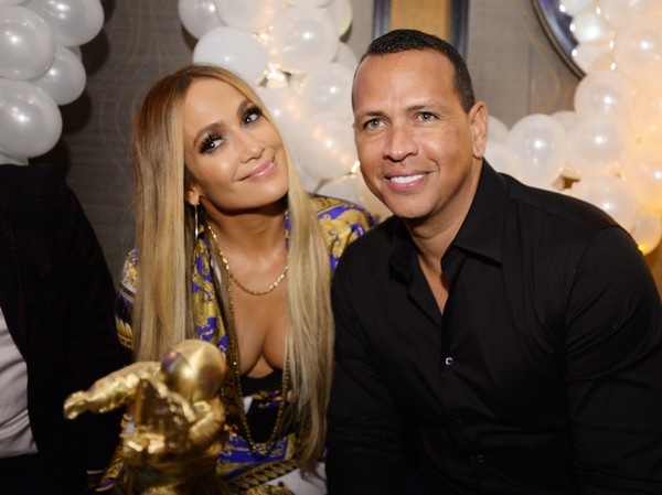 Bạn trai chăm chút Jennifer Lopez hết mức - 14
Diva đã qua 3 lần đò vẫn mơ về 1 đám cưới cổ tích.