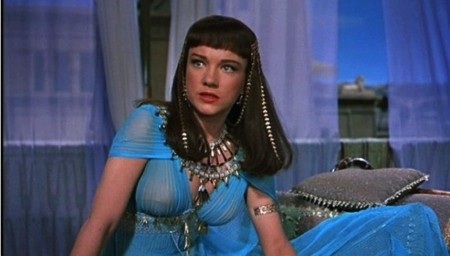 Phi lý trên phim nhưng vẫn khiến khán giả “tin sái cổ” - Ảnh 2.