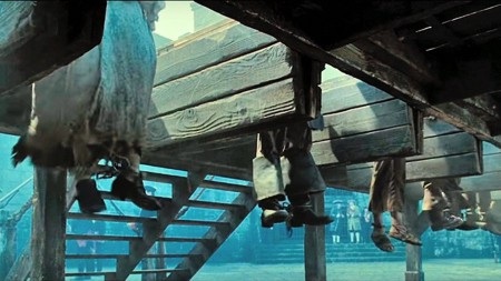 Phi lý trên phim nhưng vẫn khiến khán giả “tin sái cổ” - Ảnh 5.