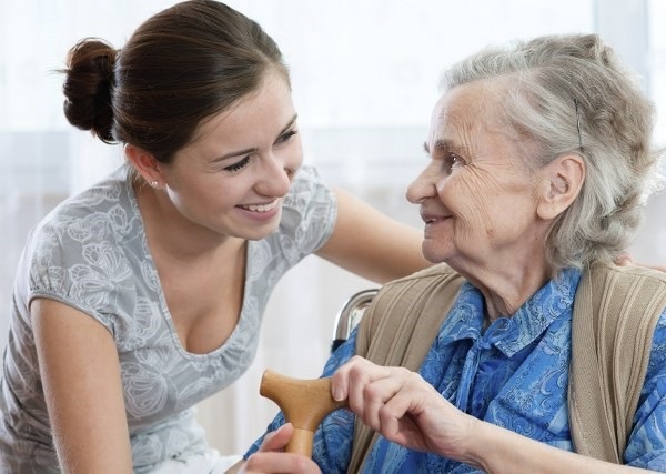 Mùa Vu Lan: Món quà ý nghĩa dành tặng cha mẹ - 1 Cuộc sống mưu sinh bận rộn khiến nhiều người con chưa quan tâm đến sức khỏe của cha mẹ.