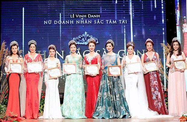 Hoa hậu Lam Cúc rạng ngời đêm tôn vinh “Nữ doanh nhân Sắc- Tâm- Tài 2018” - Ảnh 3. Hoa hậu Lam Cúc rạng ngời đêm tôn vinh “Nữ doanh nhân Sắc- Tâm- Tài 2018” - Ảnh 3.