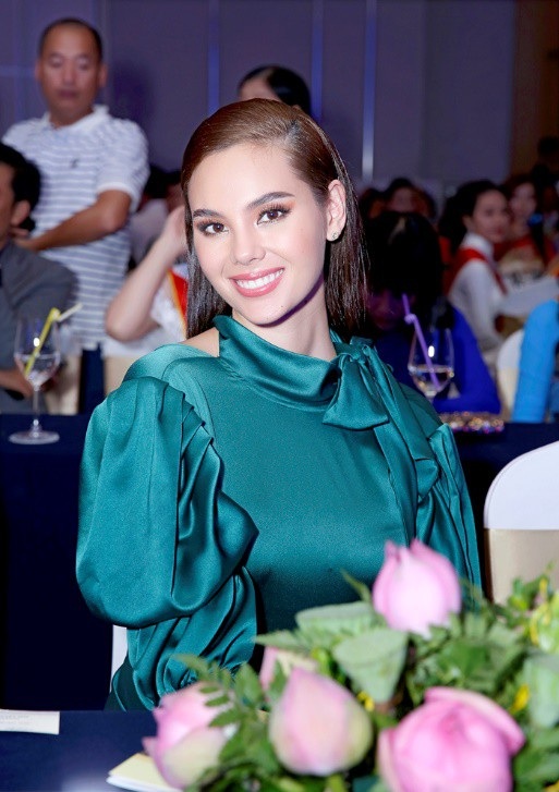 Nam Vương Huy Hoàng đón hoa hậu hoàn vũ Philippines Catriona Gary dự sự kiện - Ảnh 5. Nam Vương Huy Hoàng đón hoa hậu hoàn vũ Philippines Catriona Gary dự sự kiện - Ảnh 5.