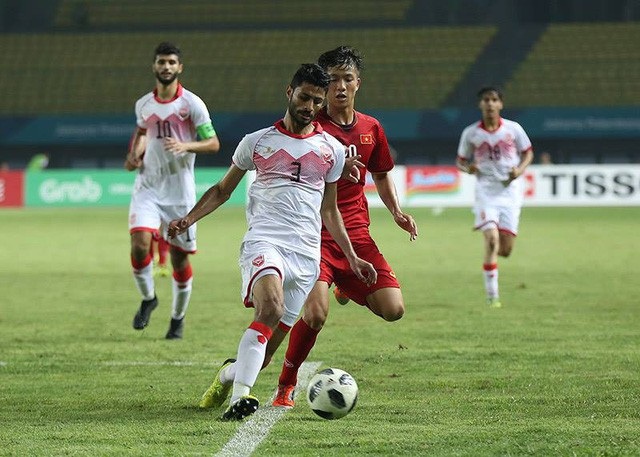 Những điểm nhấn sau chiến thắng lịch sử của Olympic Việt Nam - 2
Olympic Bahrain thực sự là đối thủ khó chịu