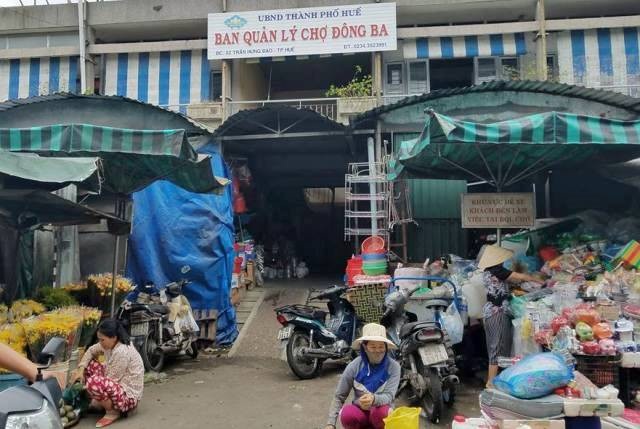Bảo vệ chợ Đông Ba bị khách côn đồ đâm nguy kịch - 1 Khu vực nơi xảy ra sự việc bảo vệ chợ Đông Ba bị đâm nguy kịch