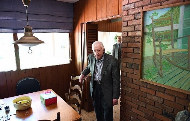 Lối sống giản dị được người Mỹ nể trọng của cựu Tổng thống Jimmy Carter - 2 Cựu Tổng thống Carter trong căn nhà giản dị 2 phòng ngủ. (Ảnh: Washington Post)