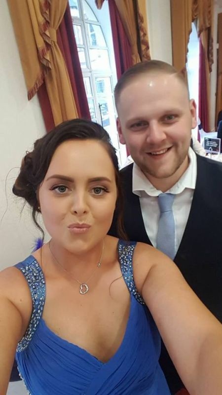 Đau đẻ mà cứ ngỡ bị táo bón, mẹ sinh con trong nhà vệ sinh - 2 Cặp đôi không thể ngờ rằng mình lại có thêm người con thứ 4