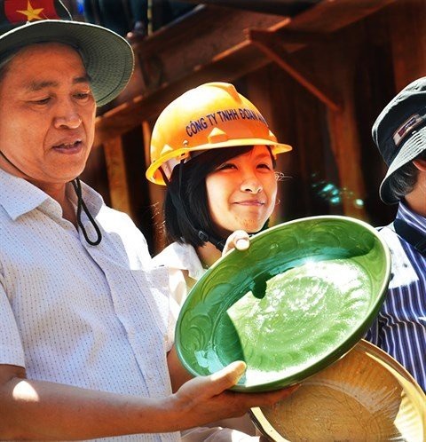 Tìm kho báu cổ dưới đáy biển Quảng Ngãi: Rùng mình vớt cổ vật, chạm tay phải thần giữ của - 2 Cổ vật từ con tàu đắm ở Bình Châu, dù 700 năm nhưng nước men vẫn rất sáng