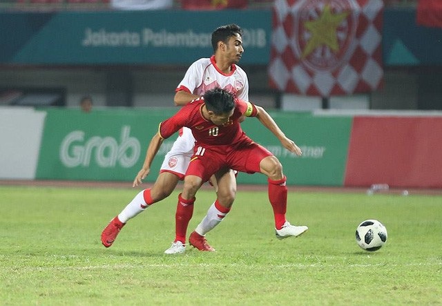 Dấu ấn của Quang Hải và cầu thủ CLB Hà Nội ở Olympic Việt Nam - 2
Văn Quyết cũng đang để lại dấu ấn trong vai trò thủ lĩnh