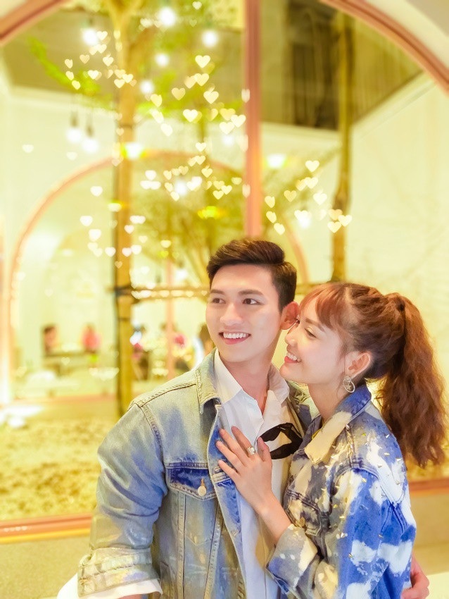 Bí quyết sử dụng smartphone hiệu quả hơn - 1 Bức ảnh của cả hai chắc hẳn sống động hơn với hiệu ứng Art Bokeh hình tim