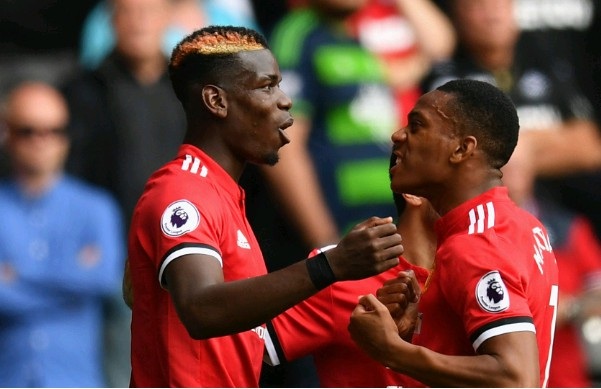 Martial và Pogba muốn lật ghế Mourinho? - 1 
Pogba và Martial muốn lật ghế HLV Mourinho?